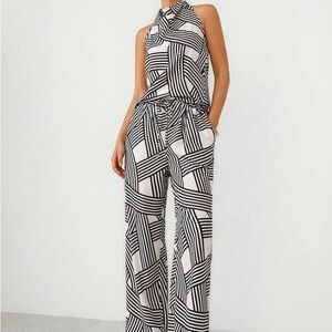 Black & White Geometric Halter set